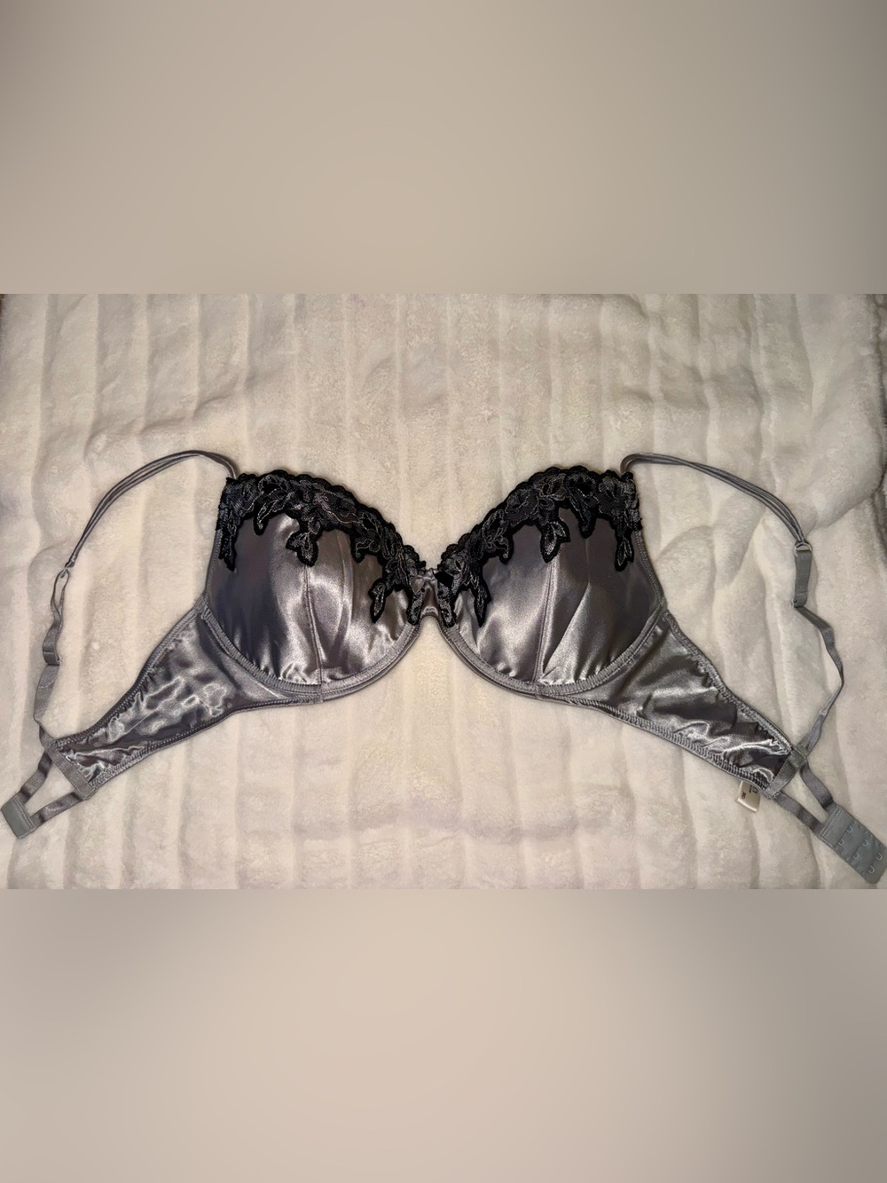 Ellen Tracy Satin Embroidered Push-Up Bra - 38D.